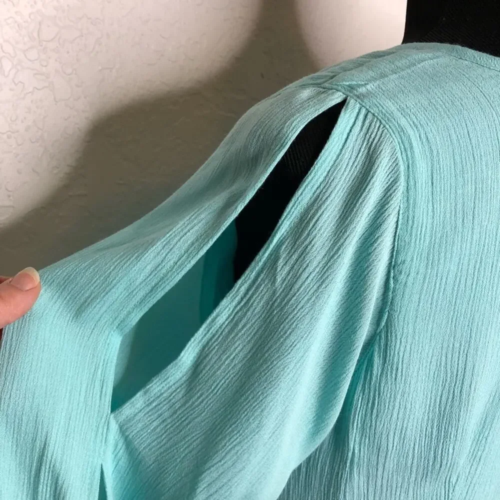 Soft Surroundings light blue cold shoulder shift dress size Petite Medium PM